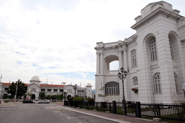 Ipoh city hall.jpg